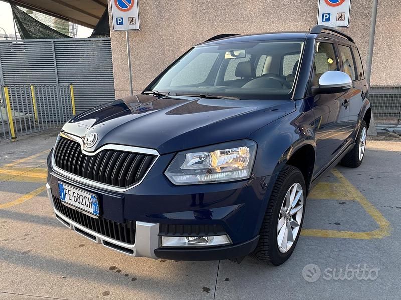 Usata Skoda Yeti 110 CV (80 kW) 2016 Blu SUV
