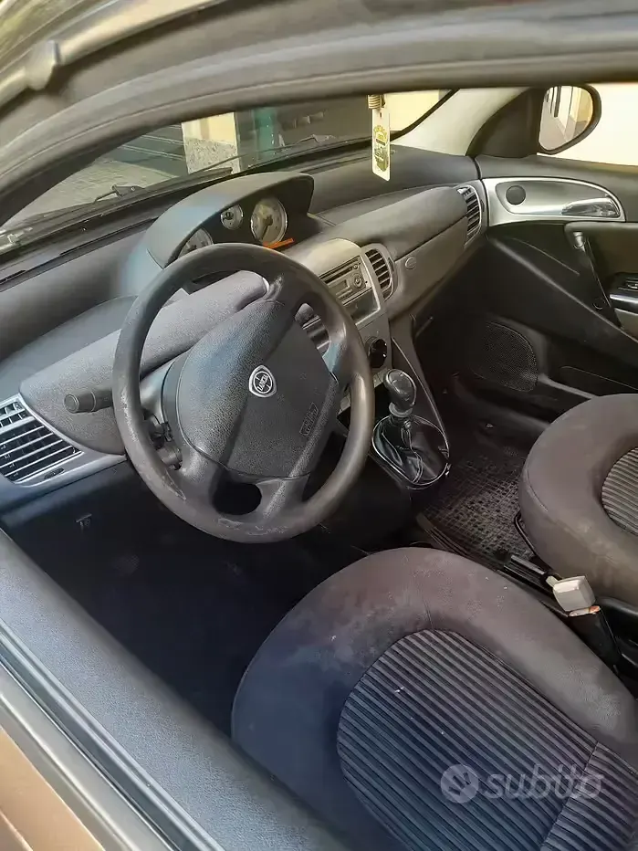 Usata Lancia Ypsilon 77 CV (56 kW) 2010 Marrone Utilitaria