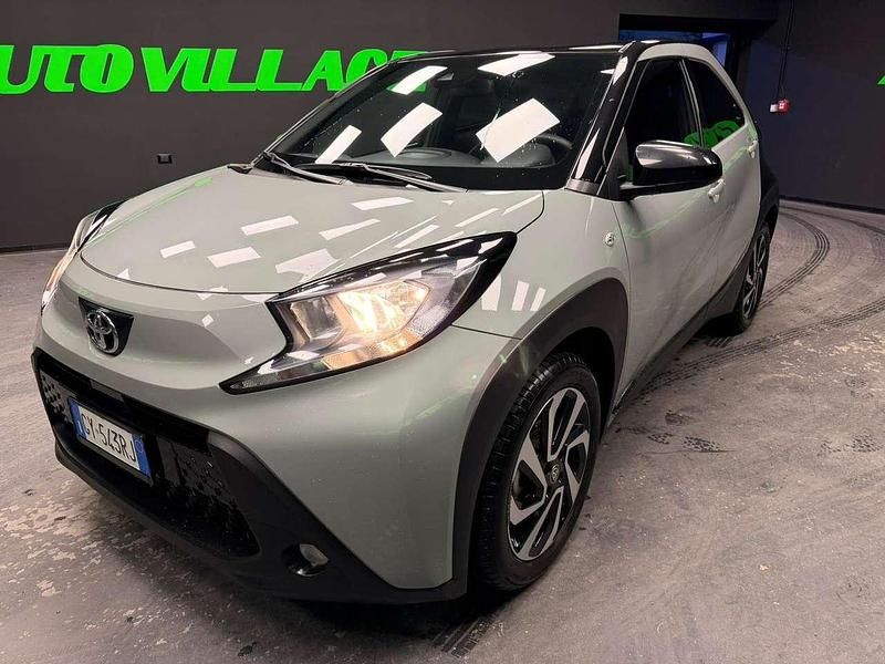 Usata Toyota Aygo X Trend 72 CV (52 kW) 2025 Grigio SUV
