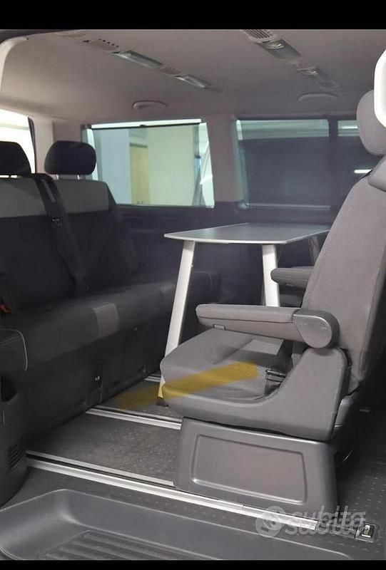 Usata VW T5 Startline 140 CV (102 kW) 2012 Grigio Furgone