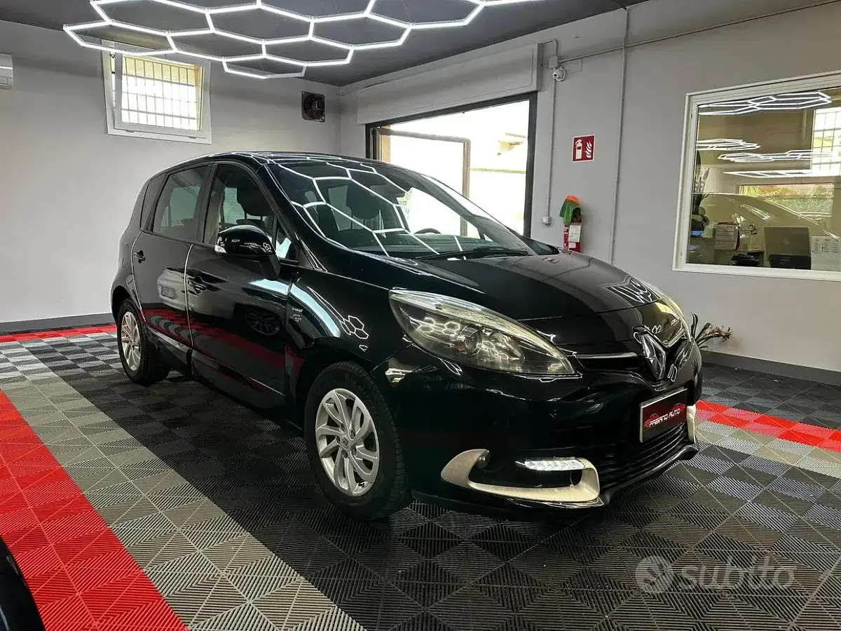 Usata Renault Scénic LIMITED 110 CV (80 kW) 2015 Nero Monovolume