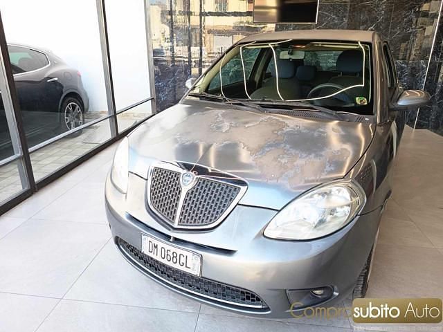Usata Lancia Ypsilon 75 CV (55 kW) 2008 Grigio Utilitaria