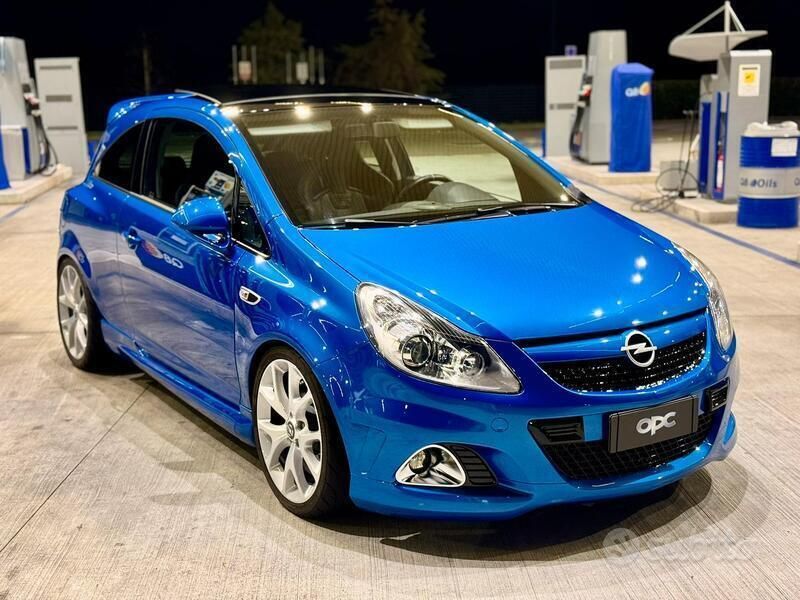Usata Opel Corsa OPC 325 CV (239 kW) 2010 Blu Utilitaria