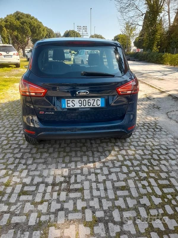 Usata Ford B-MAX Titanium 75 CV (55 kW) 2014 Blu Monovolume