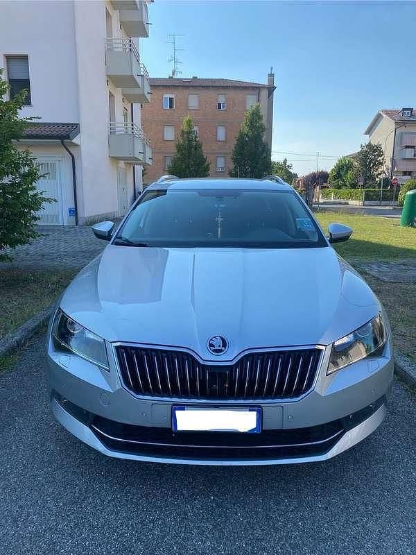 Usata 2018 Skoda Superb SportLine Station wagon | 13.199 € (Buon prezzo) - Immagine 1/4