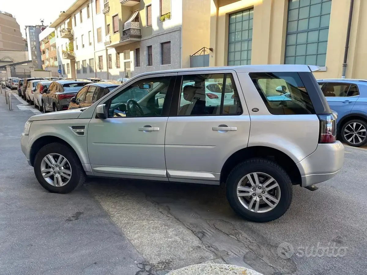 Usata Land Rover Freelander 2 150 CV (110 kW) 2014 Grigio SUV