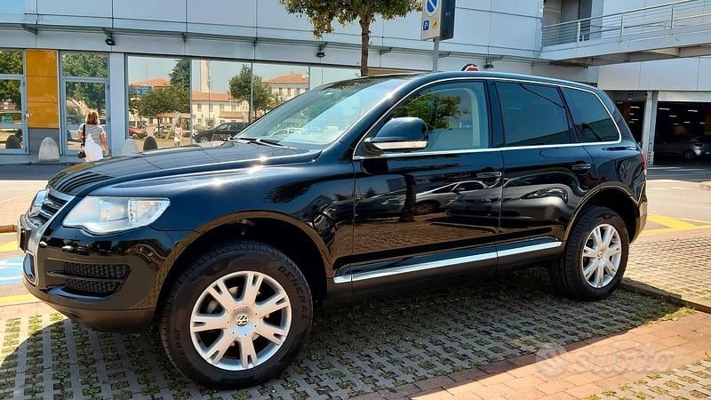 Usata VW Touareg 174 CV (127 kW) 2007 Nero SUV