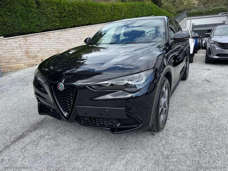 Nero Usata 2024 Alfa Romeo Stelvio Sprint SUV | 38.990 € (Molto cara) - Immagine 1/4