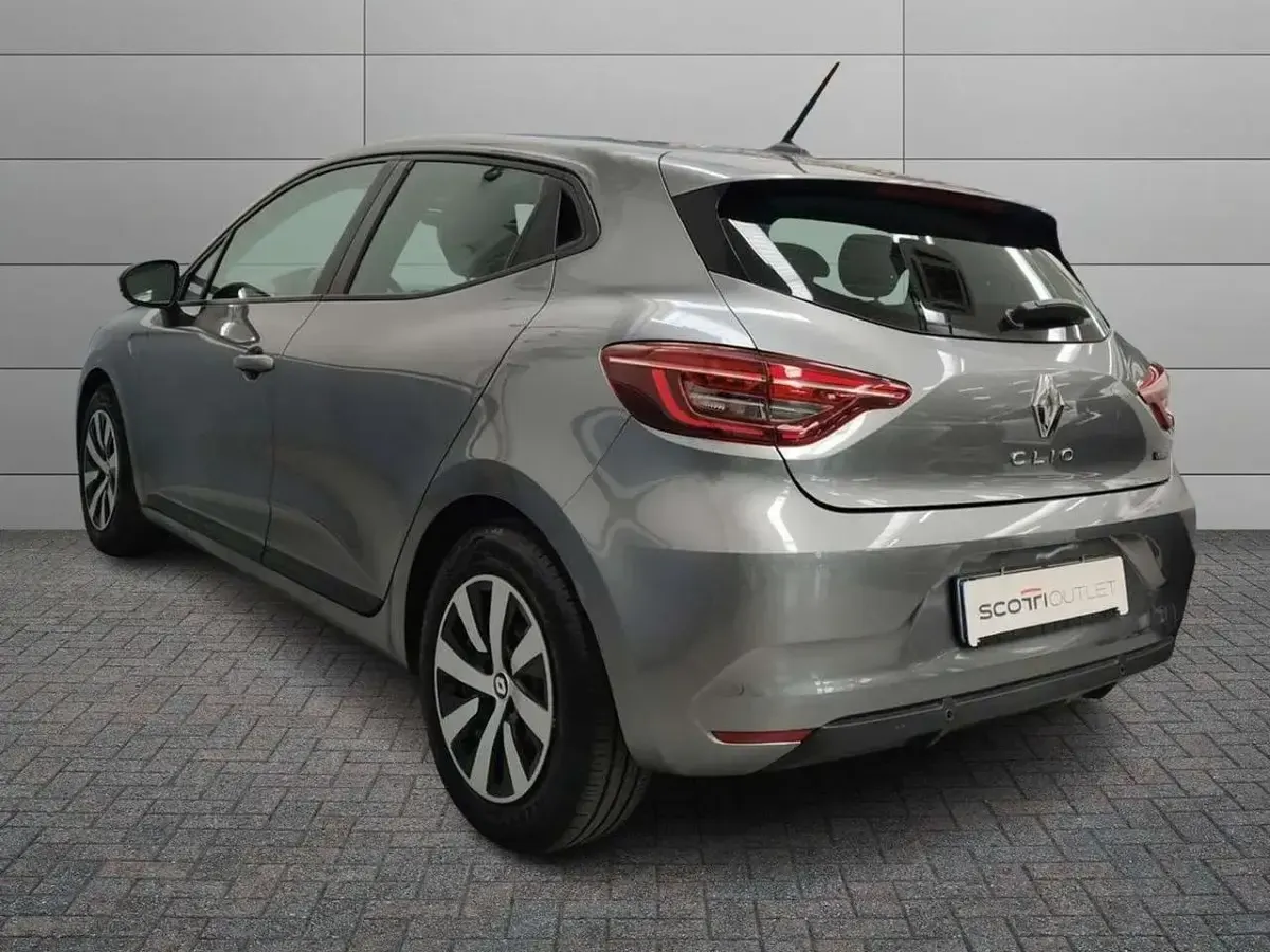 Usata Renault Clio V Techno 94 CV (69 kW) 2023 Grigio Berlina
