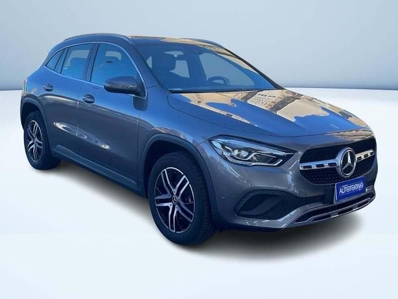 Usata Mercedes GLA200 150 CV (110 kW) 2023 Grigio SUV