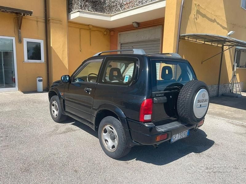 Usata Suzuki Grand Vitara 94 CV (69 kW) 2001 Nero SUV