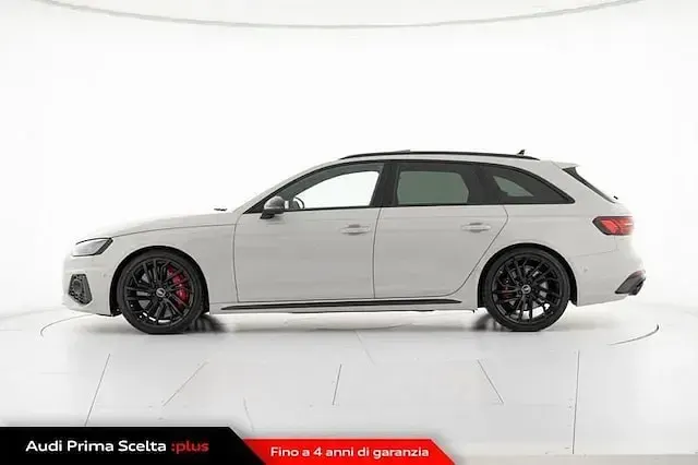 Usata Audi RS4 Ambiente 450 CV (330 kW) 2022 Colore carrozzeria personalizzato audi exclusive Station wagon