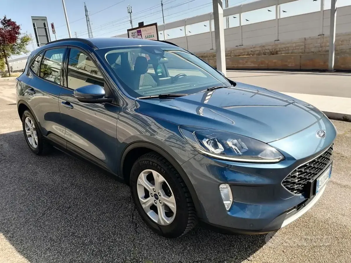 Usata Ford Kuga Titanium 120 CV (88 kW) 2022 Blu SUV