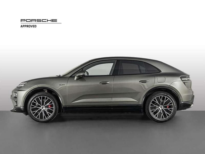 Usata Porsche Macan Turbo 469 kW (639 CV) 2024 Verde aventurine metallizzato SUV