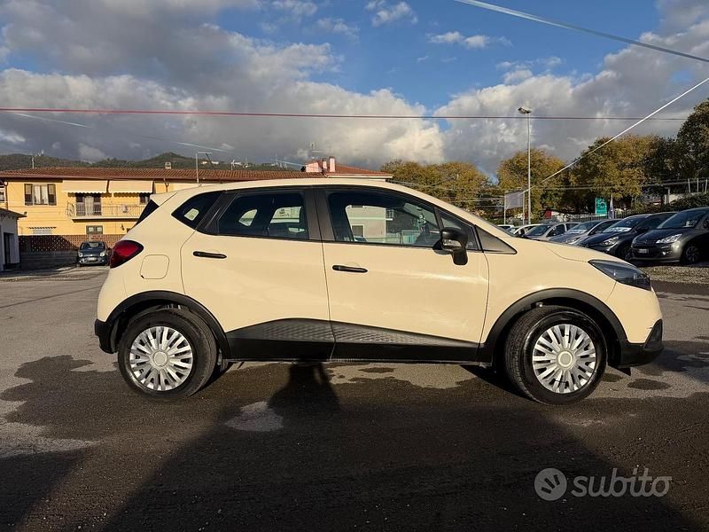 Usata Renault Captur 90 CV (66 kW) 2013 Beige SUV