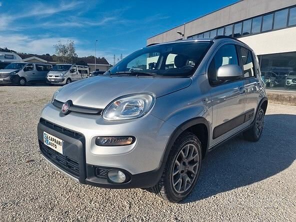 Usata Fiat Panda 4x4 S 95 CV (69 kW) 2017 Argento Utilitaria
