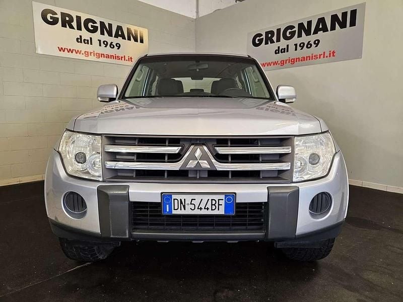 Usata Mitsubishi Pajero Invite 160 CV (117 kW) 2008 Argento SUV