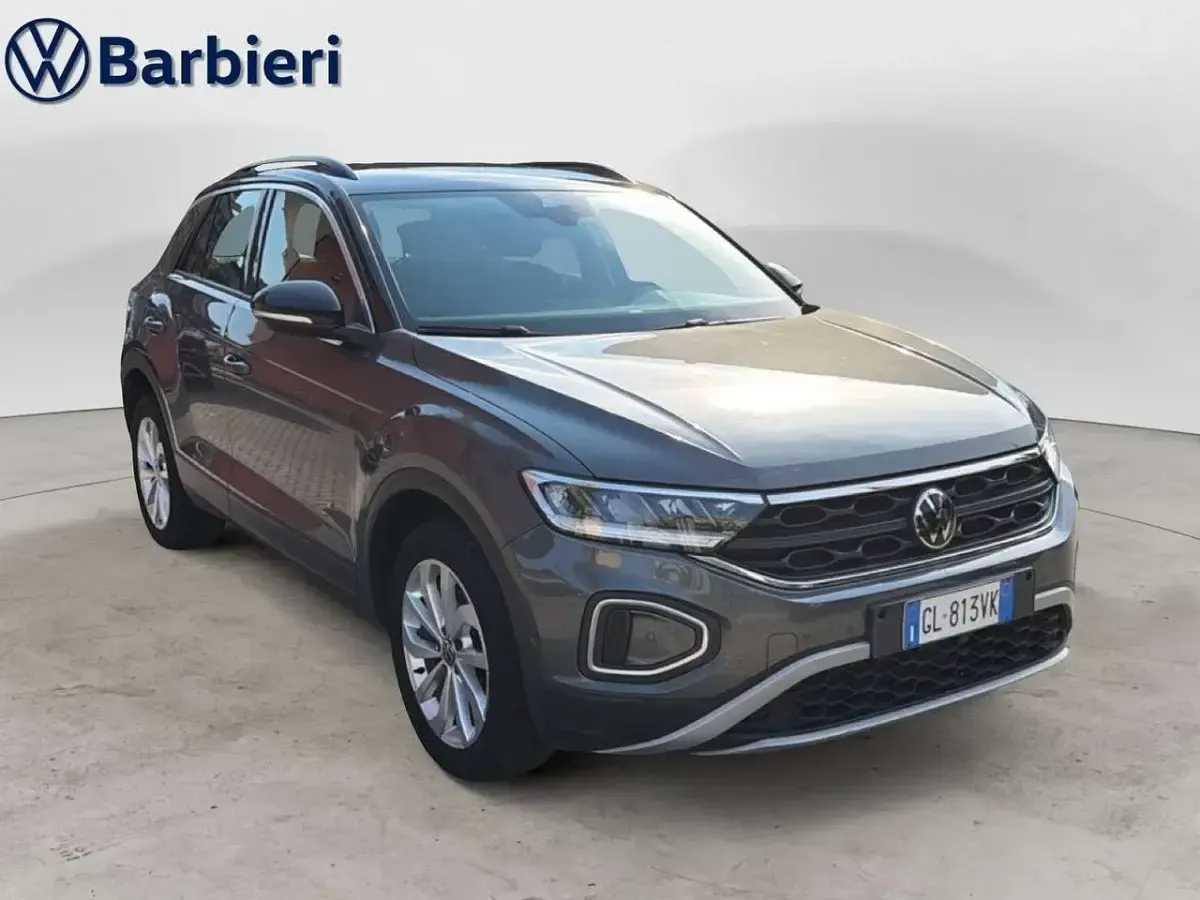Usata VW T-Roc Life 110 CV (80 kW) 2023 Grigio SUV