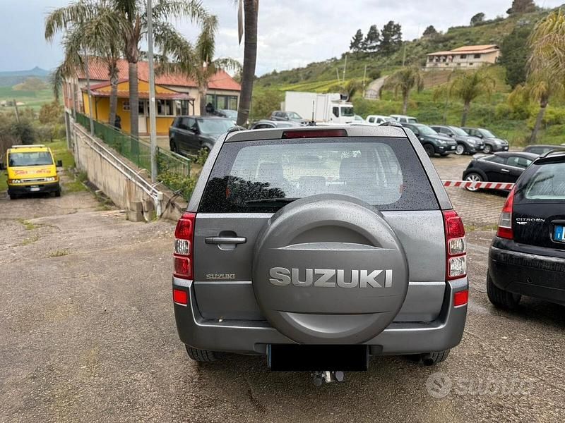 Usata Suzuki Grand Vitara 110 CV (80 kW) 2006 Grigio SUV