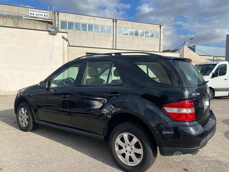 Usata Mercedes ML350 Chrome 272 CV (200 kW) 2008 Nero SUV