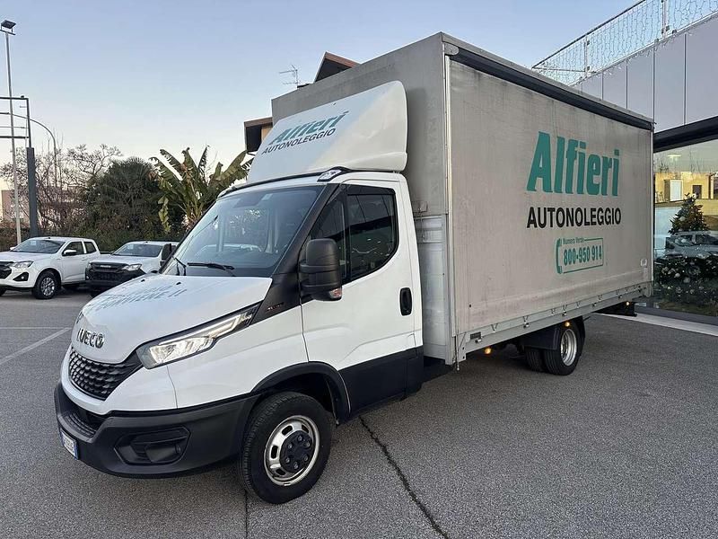 Usata Iveco Daily 160 CV (117 kW) 2021 Bianco Furgone