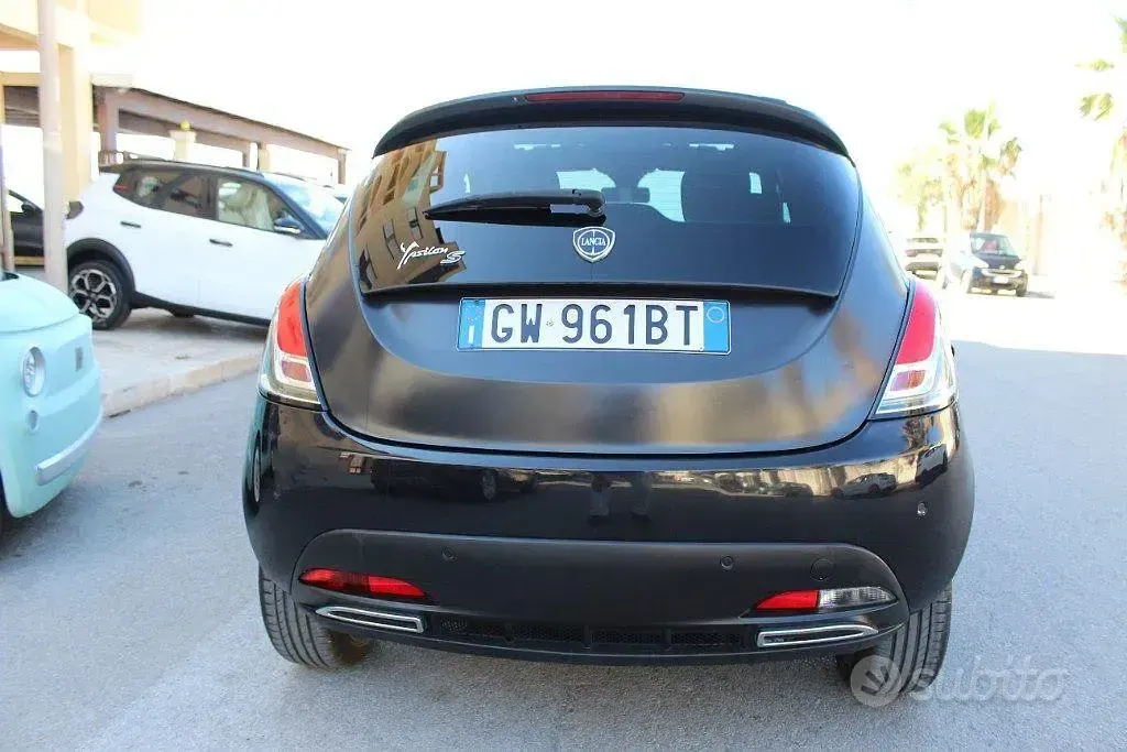 Usata Lancia Ypsilon S 95 CV (69 kW) 2014 Nero Utilitaria