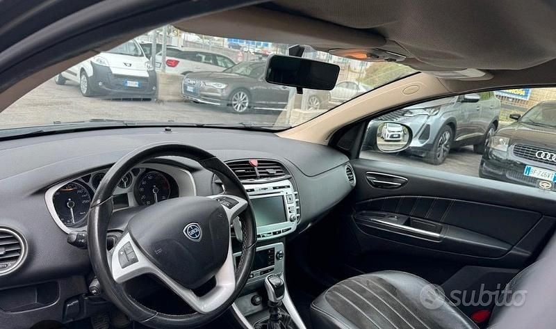 Begagnad Lancia Delta 2008 Halvkombi