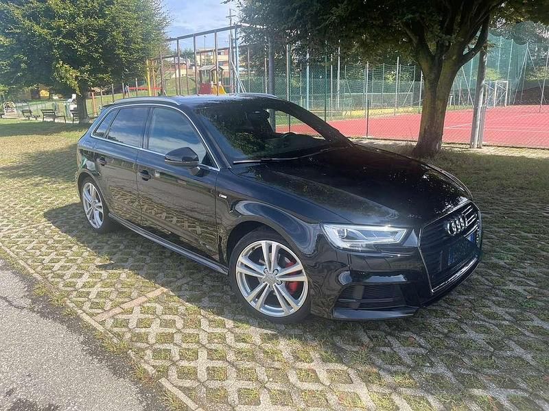 Usata 2016 Audi A3 Ambiente Tre volumi | 18.500 € (Molto cara) - Immagine 1/4