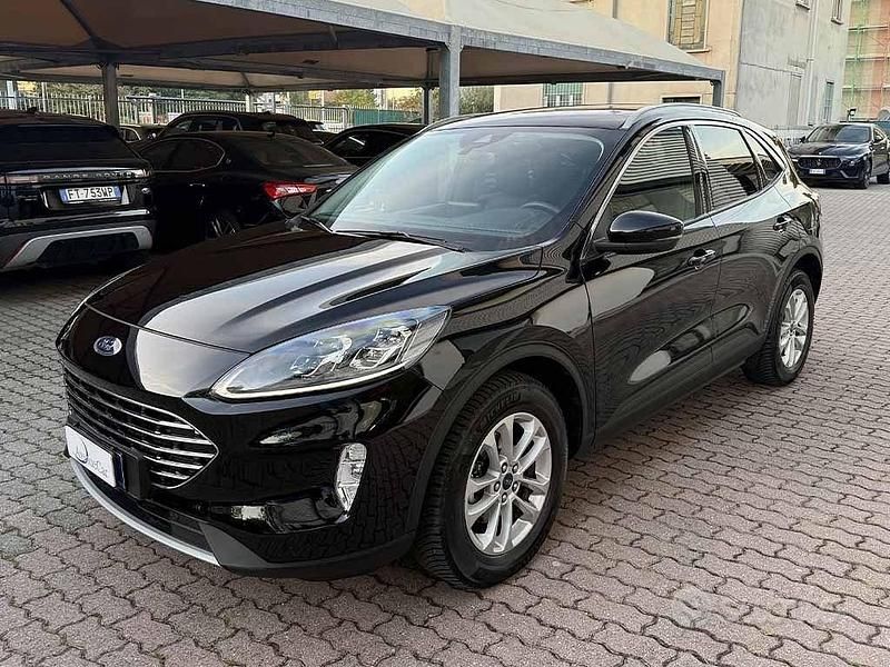 Nero / metallizzato Usata 2023 Ford Kuga Titanium SUV | 23.500 € (Buon prezzo) - Immagine 1/4