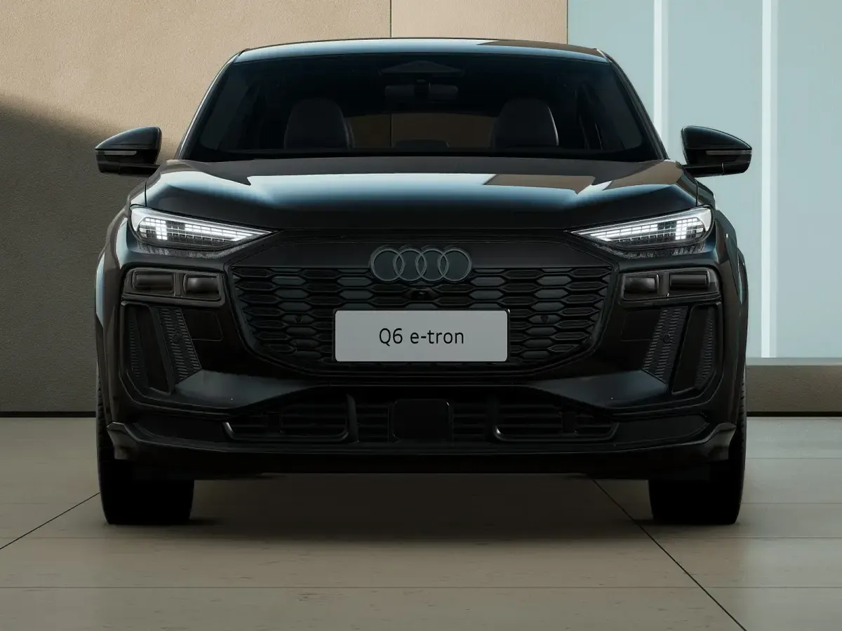 Nuova Audi Q6 Sportback e-tron S-Line 239 kW (326 CV) 2026 Nero mito metallizzato SUV