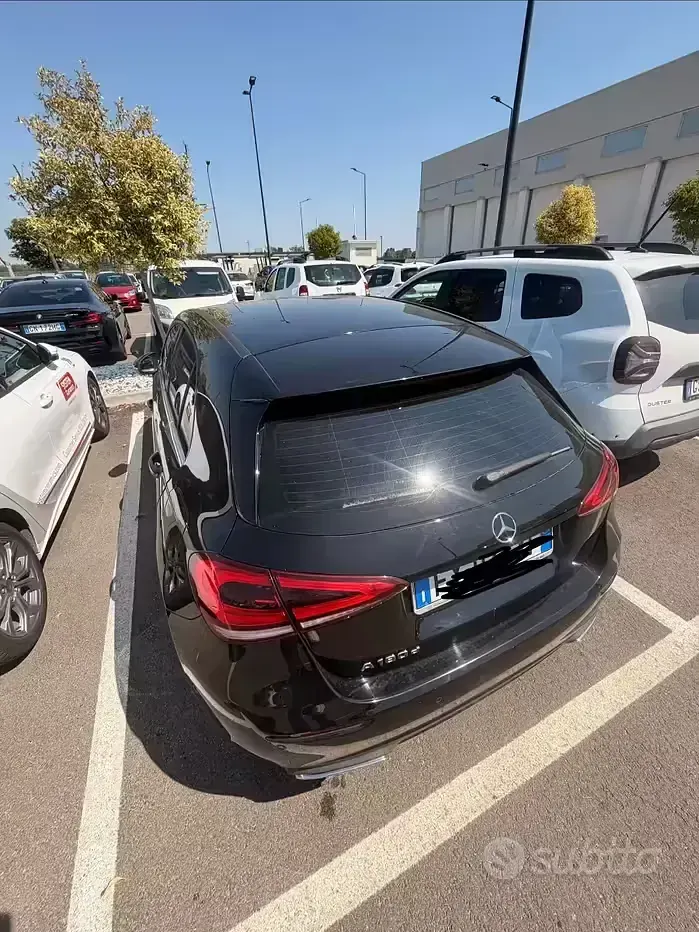 Usata Mercedes A180 116 CV (85 kW) 2020 Nero Berlina