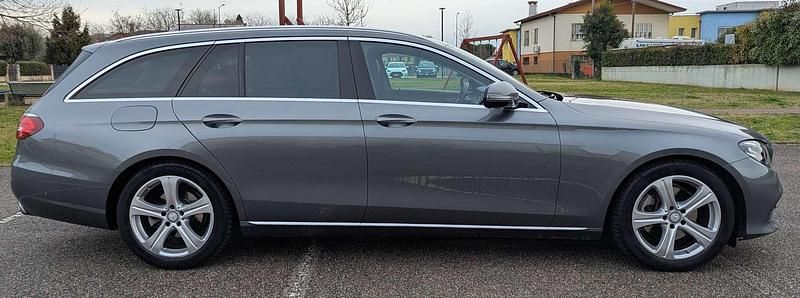 Usata Mercedes E220 Business 194 CV (142 kW) 2017 Grigio Station wagon