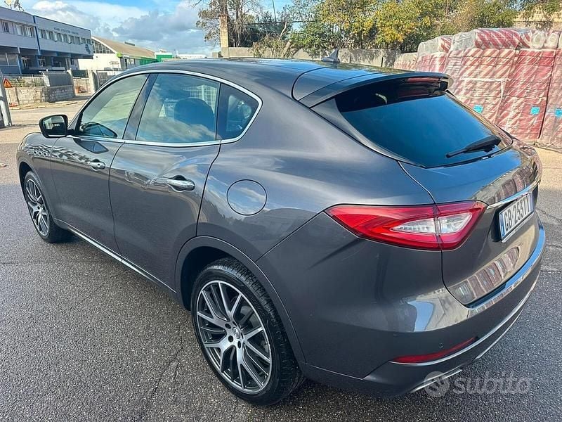 Usata Maserati GranSport 250 CV (183 kW) 2019 Grigio Station wagon