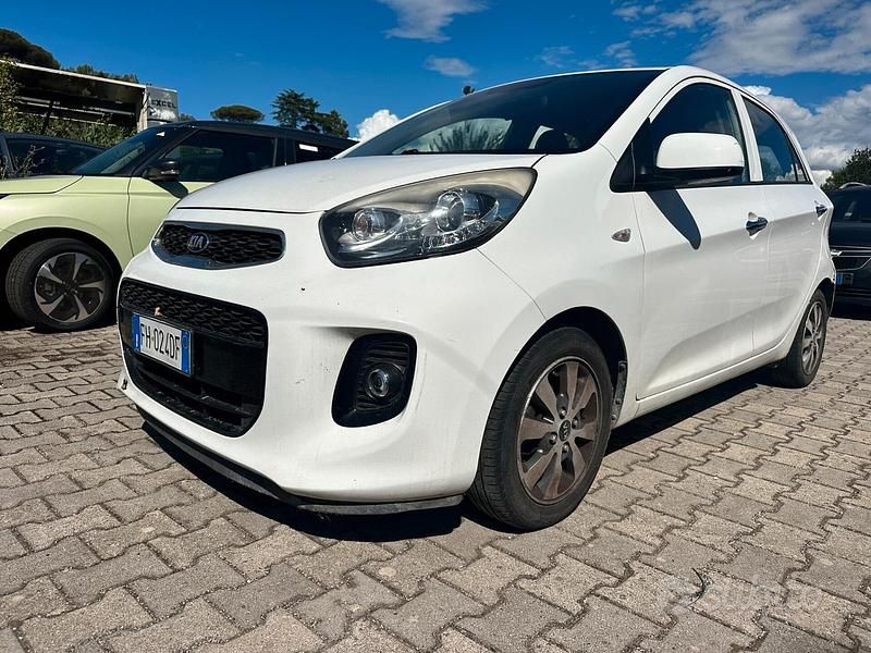 Bianco Usata 2017 Kia Picanto Active Due volumi | 5500 € (Ottimo prezzo) - Immagine 1/4