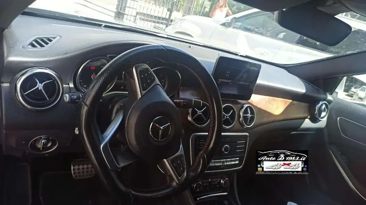 Usata Mercedes GLA200 Premium 170 CV (125 kW) 2017 Argento SUV