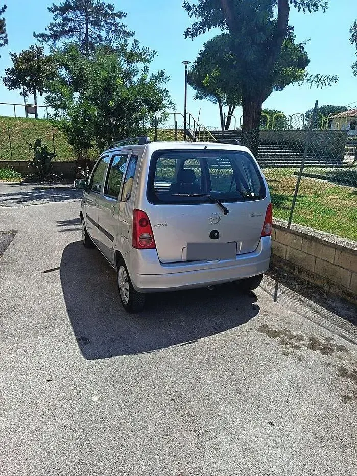Usata Opel Agila 80 CV (58 kW) 2006 Grigio Monovolume
