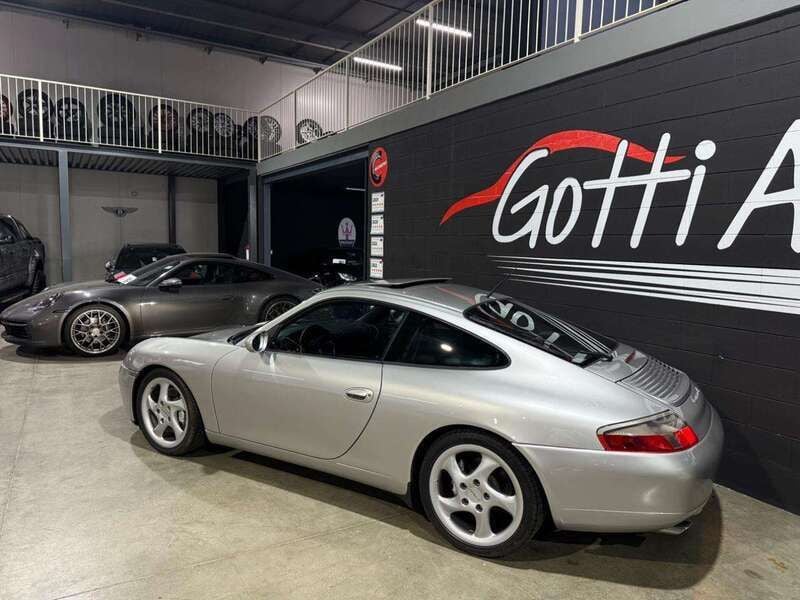 Usata Porsche 911 Carrera 4 300 CV (220 kW) 1999 Grigio Coupé