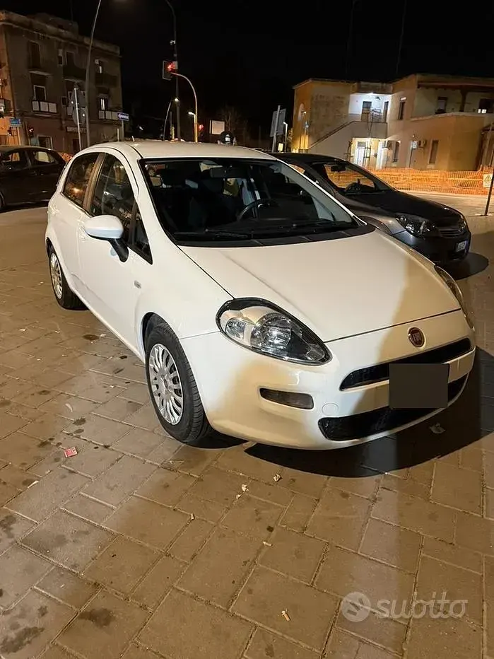 Usata Fiat Punto Street 75 CV (55 kW) 2013 Bianco Utilitaria