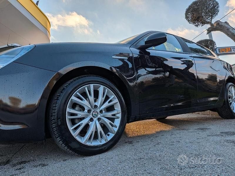 Usata Alfa Romeo Giulietta Super 120 CV (88 kW) 2018 Nero Utilitaria