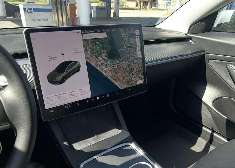 Usata Tesla Model 3 Standard Range Plus 225 kW (306 CV) 2021 Grigio Berlina