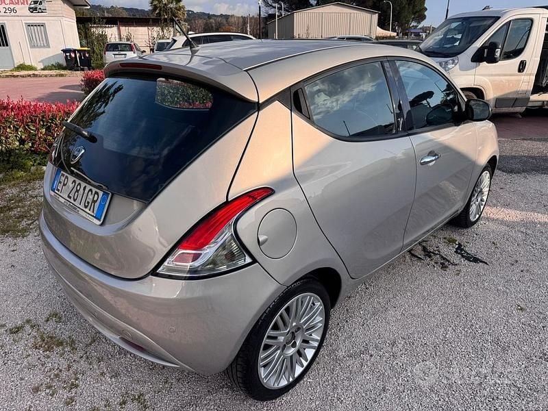 Usata Lancia Ypsilon S 86 CV (63 kW) 2013 Grigio Utilitaria