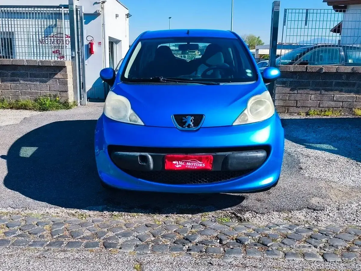 Begagnad Peugeot 107 68 HK (50 kW) 2007 Blå Halvkombi