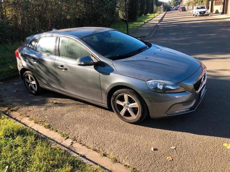 Usata Volvo V40 Momentum 190 CV (139 kW) 2017 Grigio Station wagon