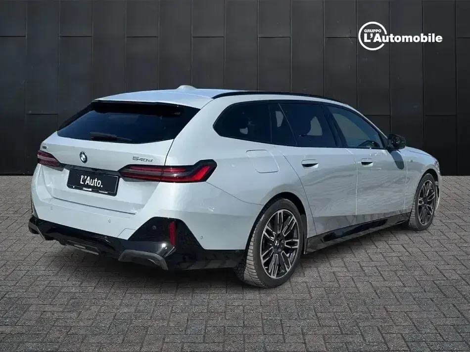 Usata BMW 540 M Sport 249 CV (183 kW) 2024 Verde Station wagon