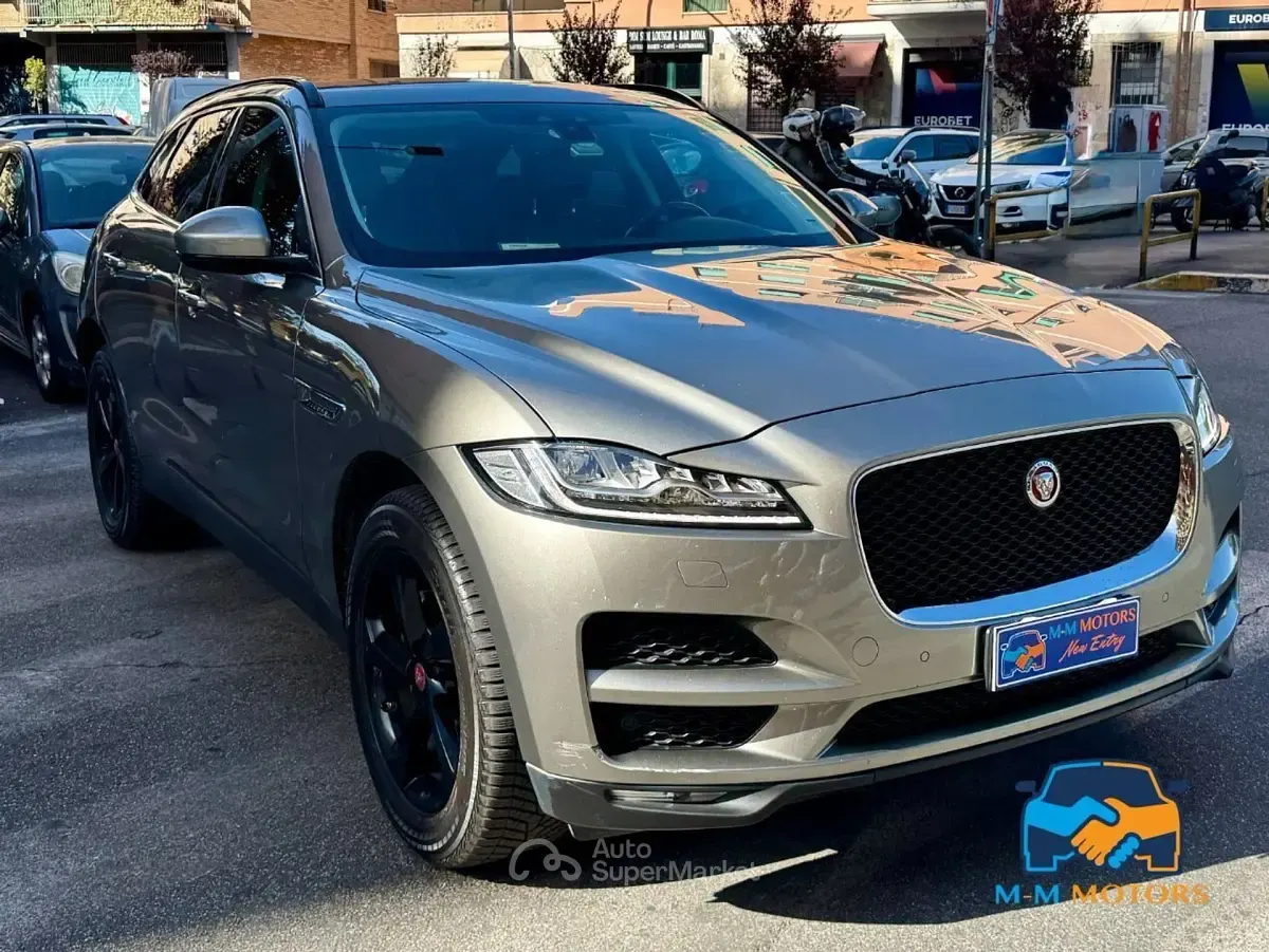 Usata Jaguar F-Pace Portfolio 300 CV (220 kW) 2020 Oro SUV