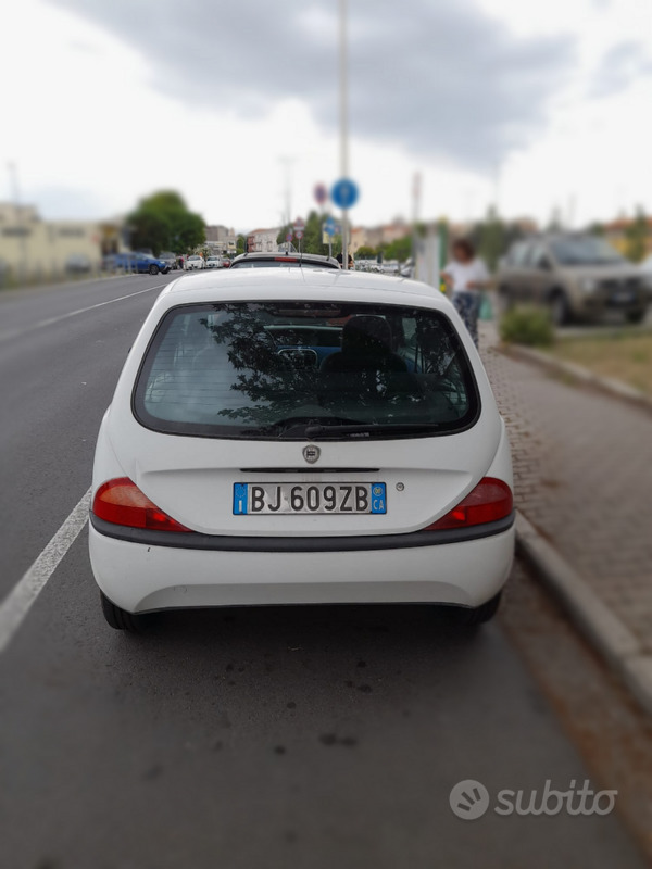 Usato 2000 Lancia Ypsilon Benzin (2.600 €)