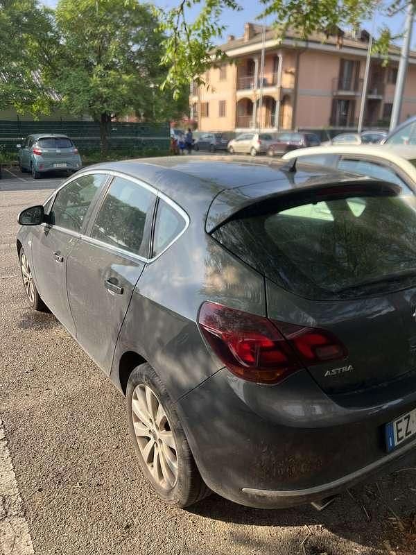 Usata Opel Astra Cosmo 140 CV (102 kW) 2015 Berlina