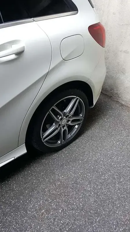 Usata Mercedes B180 109 CV (80 kW) 2016 Bianco Utilitaria