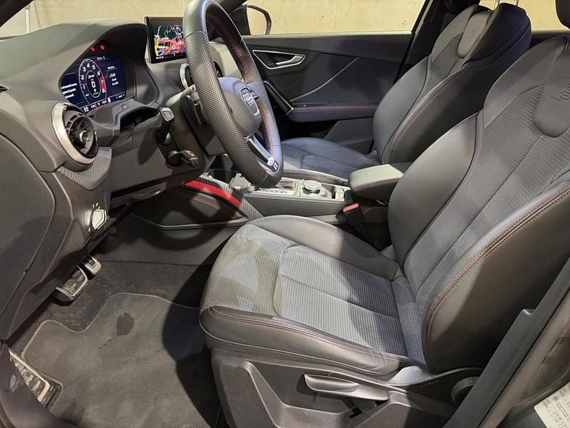 Usata Audi SQ2 Sport 300 CV (220 kW) 2024 Grigio SUV