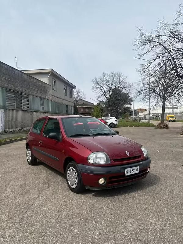 Usata Renault Clio II 1998 Rosso Berlina